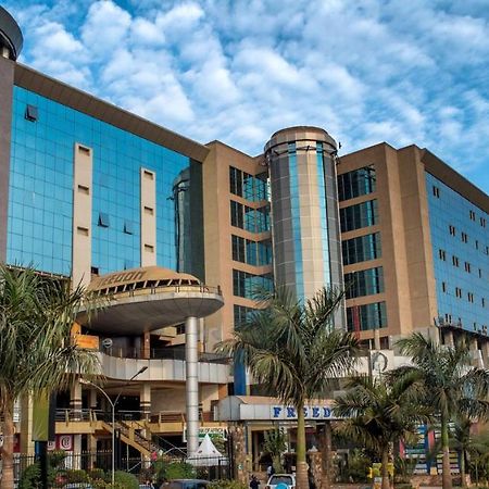 Freedom City Hotel Najjanankumbi Kamapala Кампала Экстерьер фото